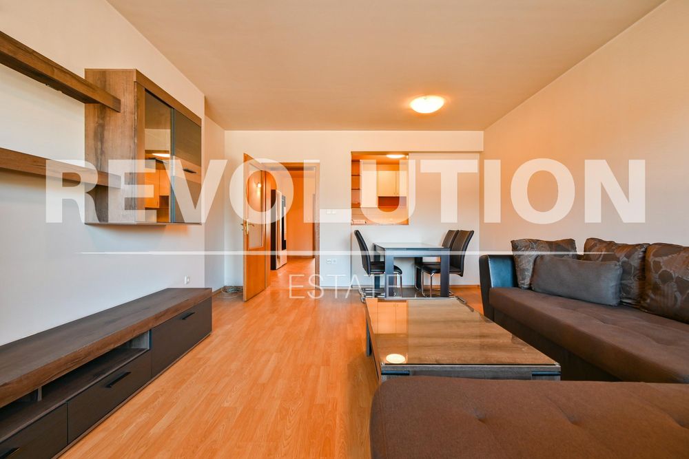 Дава се под наем Двустаен апартамент в София, Лозенец - 67 кв.м за 750 € - Снимка #2