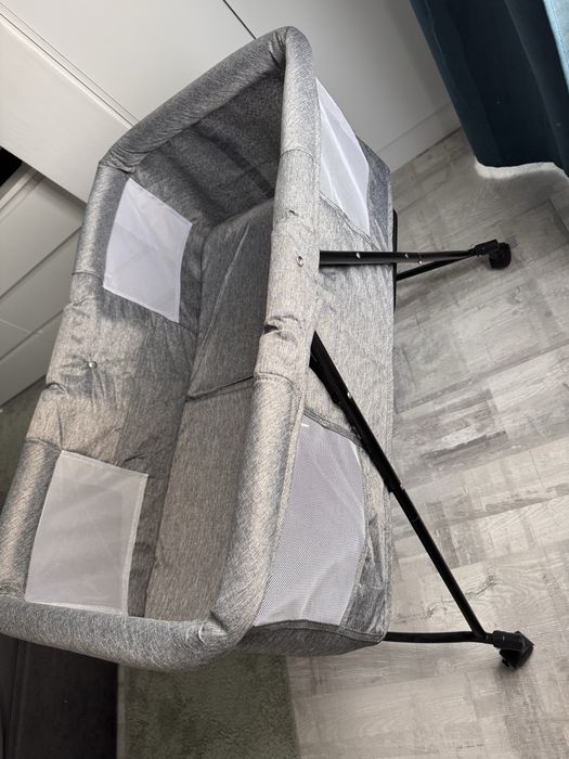 Patut pliabil bebelusi 0-24 luni cu roti si sistem de blocare  +plasa anti intecte