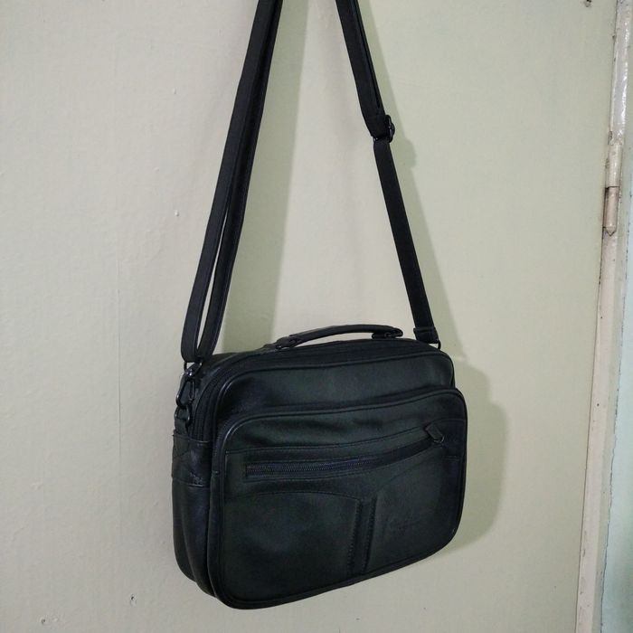 Продам кожаный рюкзак сумки..