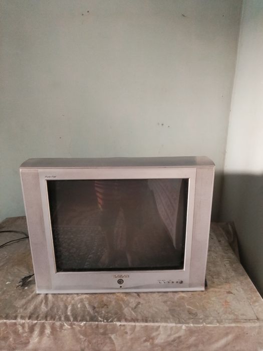 Roisen televizor 2009-yil ''плоски єкран''