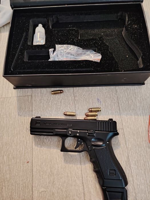 Glock 17 пистолет