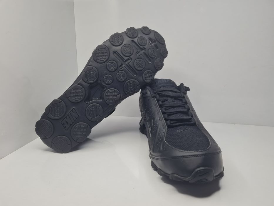 Маратонки Nike Reax 8

Чисто нови с кутия.

Размер 42 стелка 26.5 см.

Цена 70 евро.