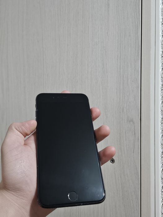 iPhone 7+ — хорошое состояние  АКБ 75%