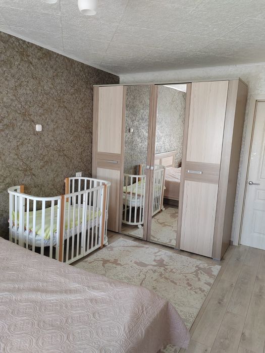 Продам спальный гарнитур.