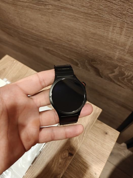Продавам oneplus watch 4