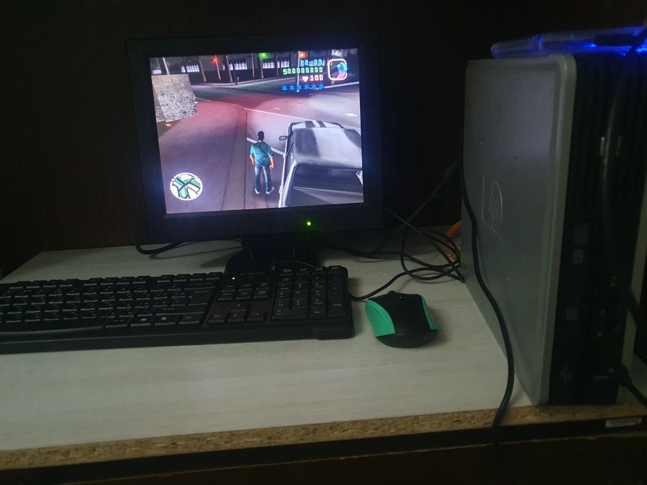 Компьютер старый и маленький DDR2