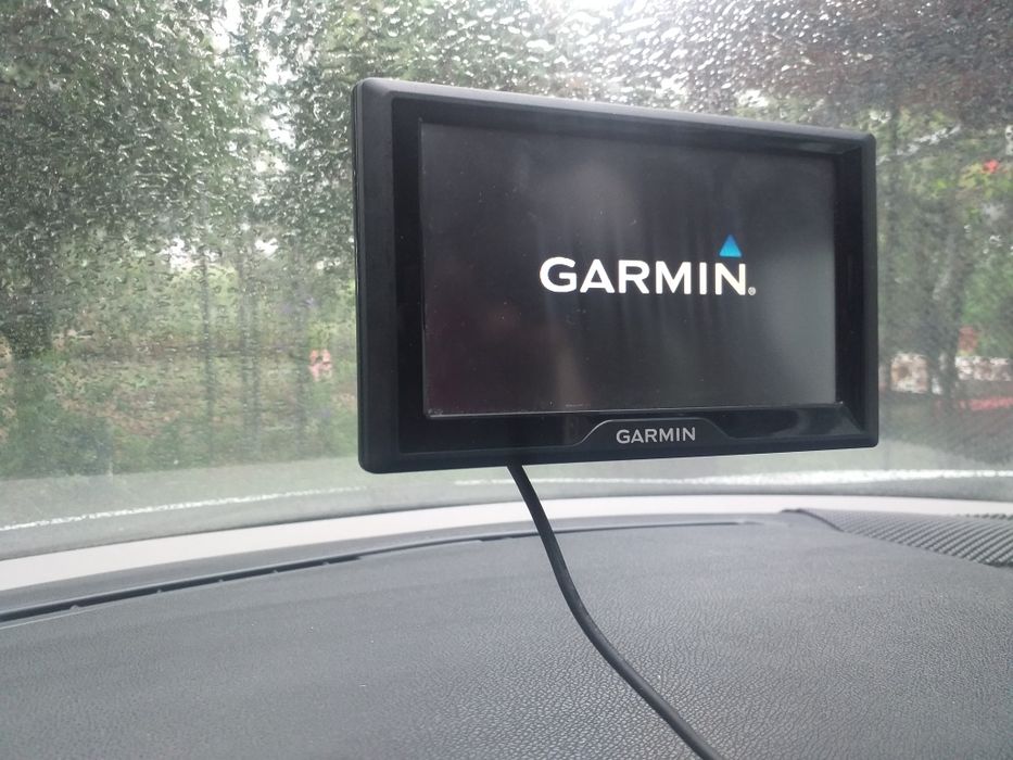 Gps Garmin se conectează cu telefon ul