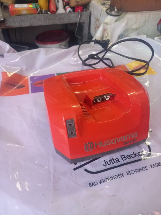 Зарядно с батерия за Husqvarna