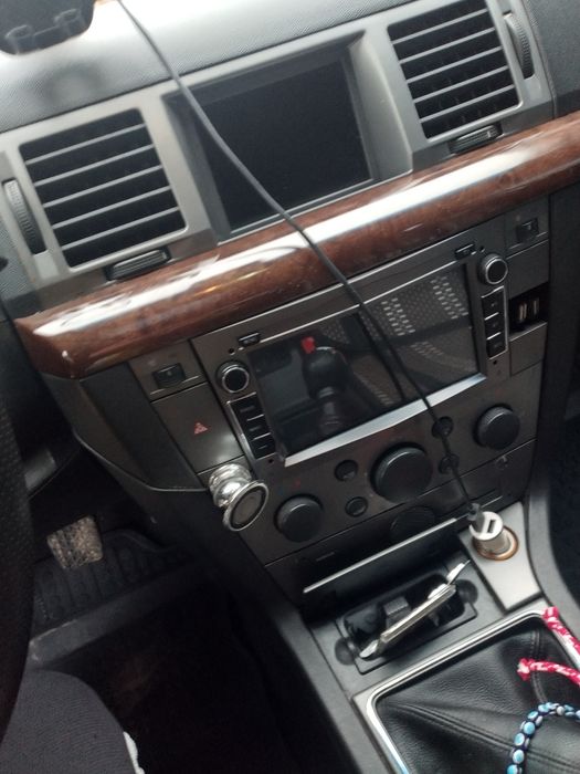 ОПЕЛ ВЕКТРА 2.2DTI- лек автомобил