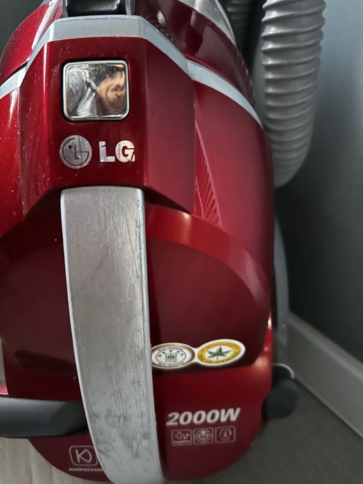 Пылесос LG         .
