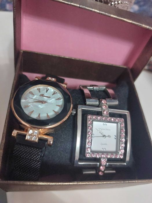 Модерен комплект: Два часовника за всеки повод!