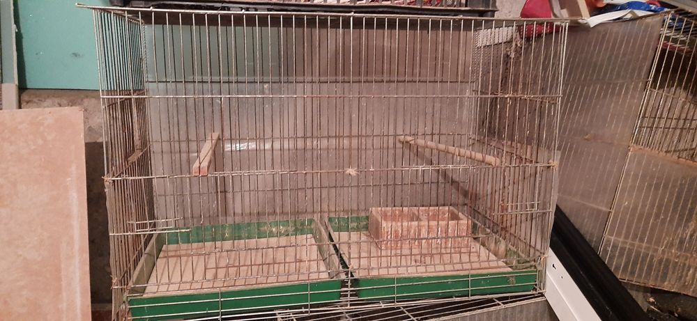 Продавам волиери, клетки, кафези и аксесоари