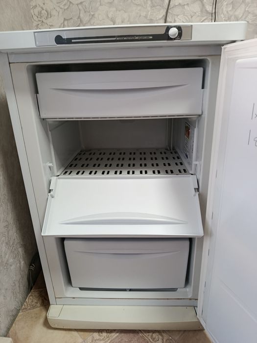 Продам морозильную камеру