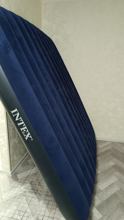 Продаю надувной матрас Intex