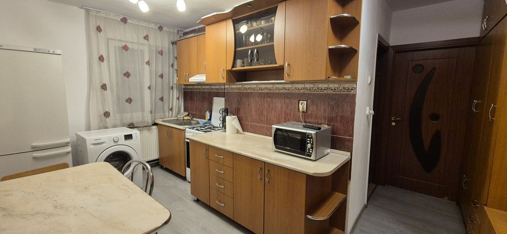 Dau în chirie apartament 2 camere 250€