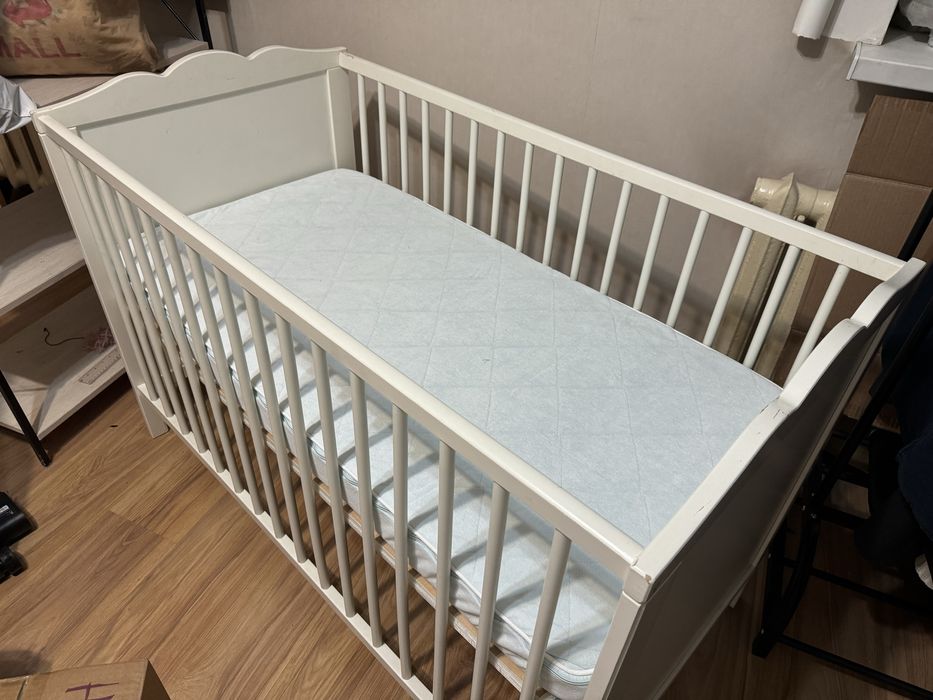 Кроватка Икеа Хенсвик с матрасом