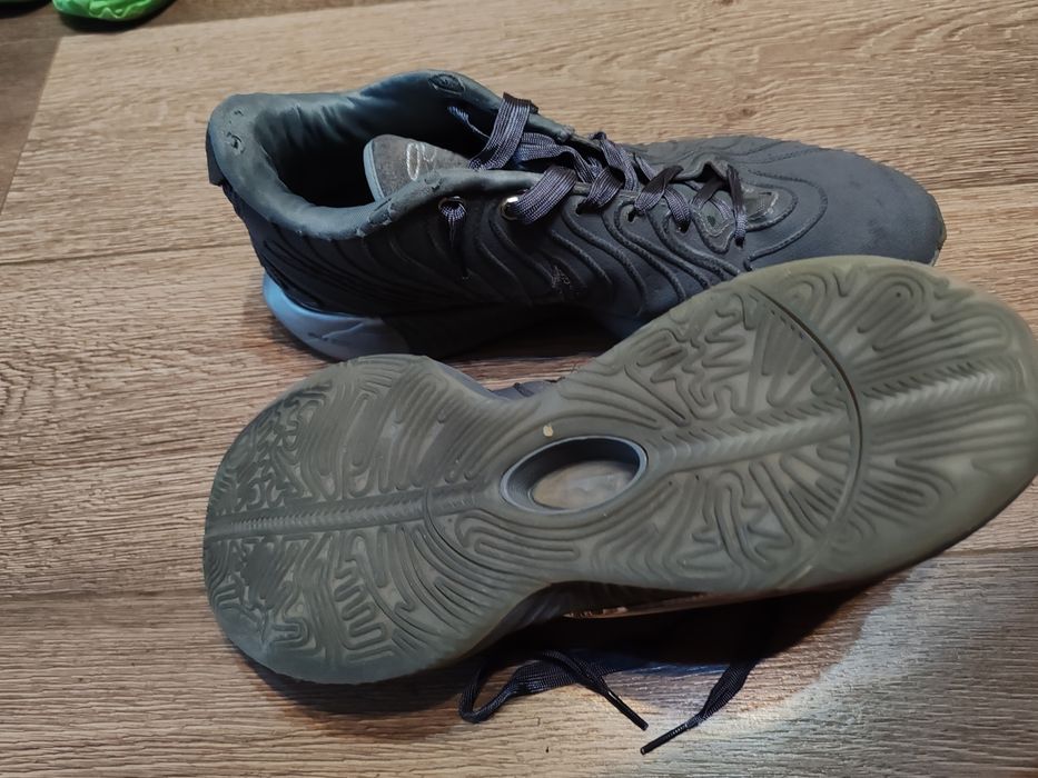 Adidași de basket lebron James