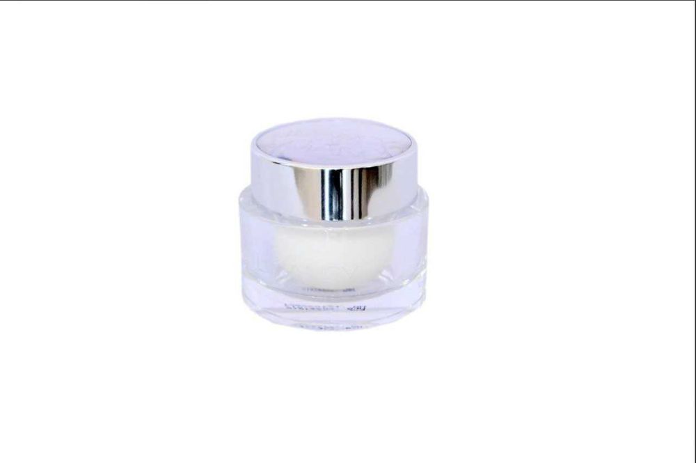 Набор косметики LIMANCY состоит из 4вешей: