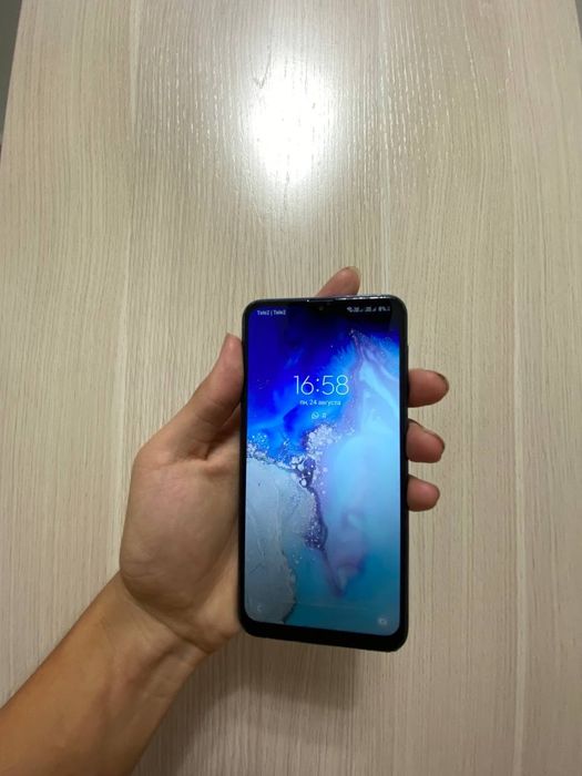 Смартфон Samsung A10 в хорошем состоянии