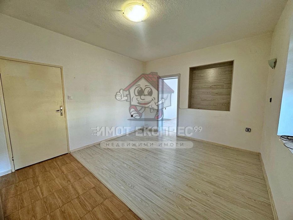 Дава се под наем Тристаен апартамент в Асеновград - 70 кв.м за 209.1 € - Снимка #3