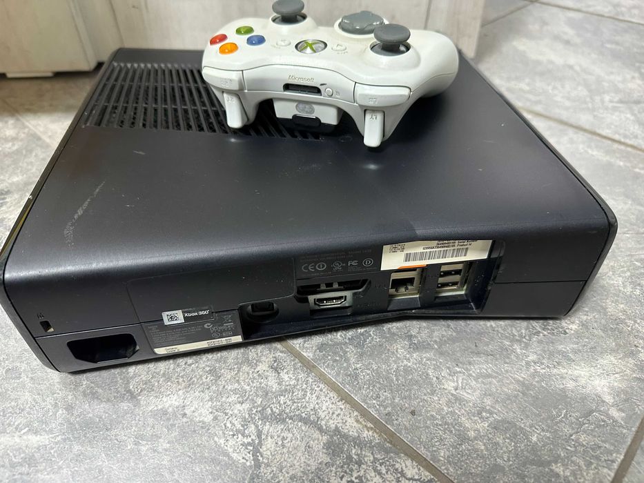 Xbox 360 с оригинал контролер 320HDD