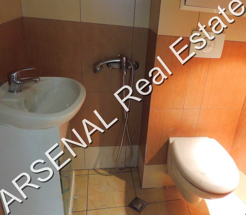 Офис за продажба, Център