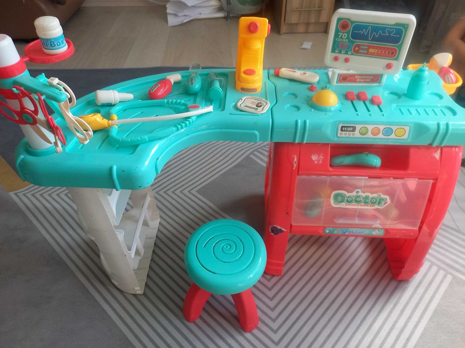 Детский игрушки столик