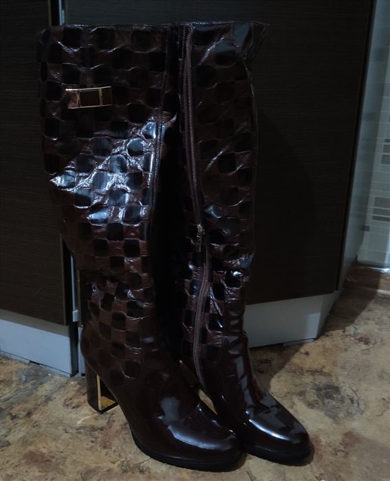 Сапоги осенние лаковые