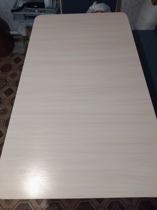 Продам кухонный стол