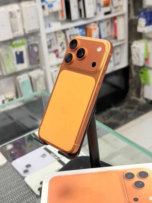 Apple iPhone 17 Pro 256GB Cosmic Orange