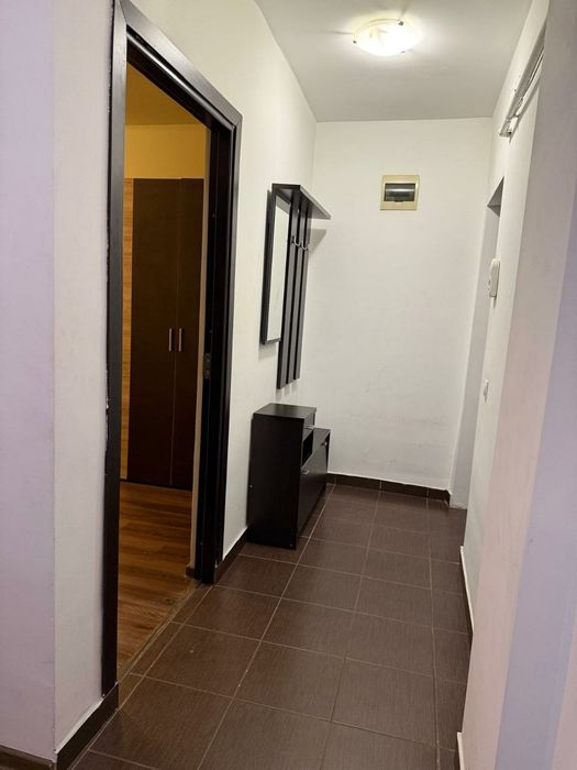 Închiriez apartament