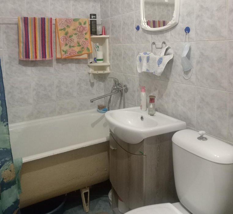 Возьму на квартыру семейных студентв девушки  парня
