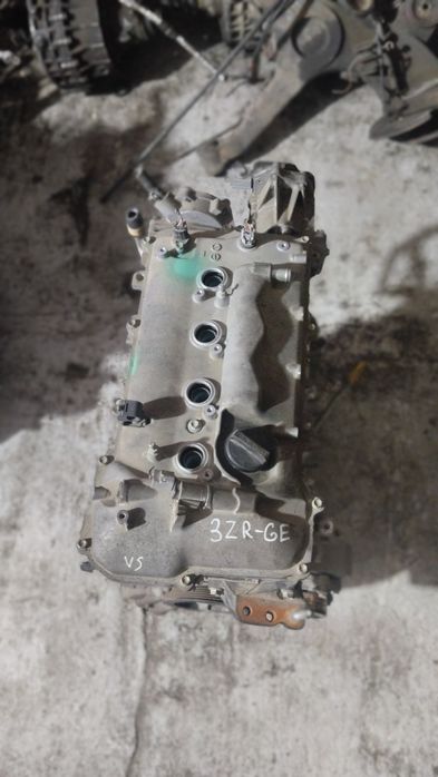 Двигатель Toyota 3zr fae2.0l
