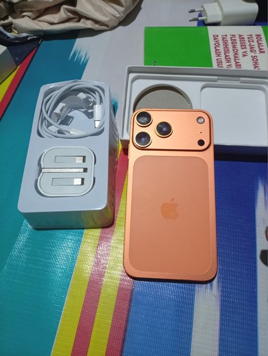 Iphone xr 17 pro max korpusda