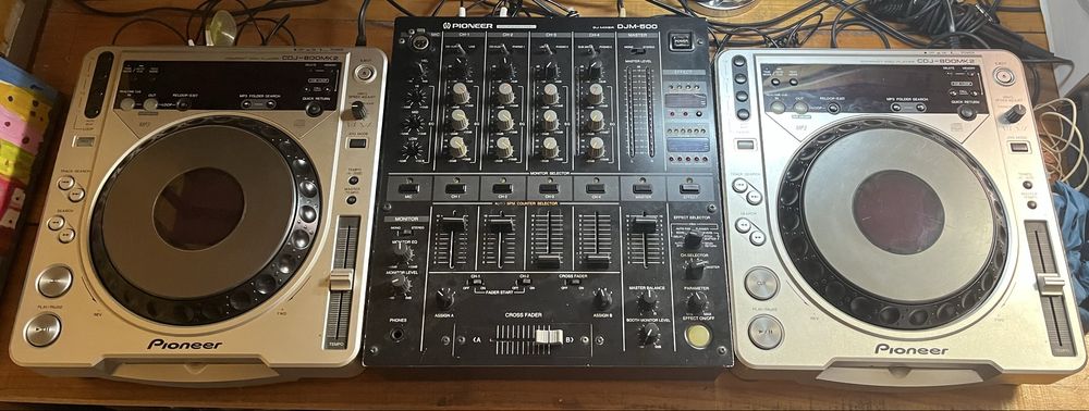 Set 2 Playere Pioneer CDJ-800MK2 si mixer DJM-500 Sibiu • OLX.ro