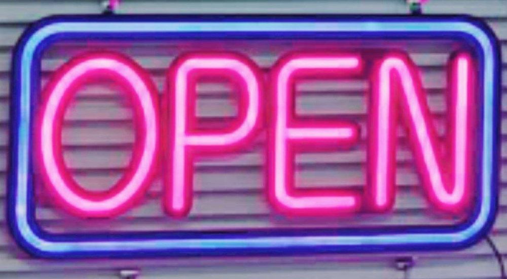 Neon tablichka open, ochiq, welcome