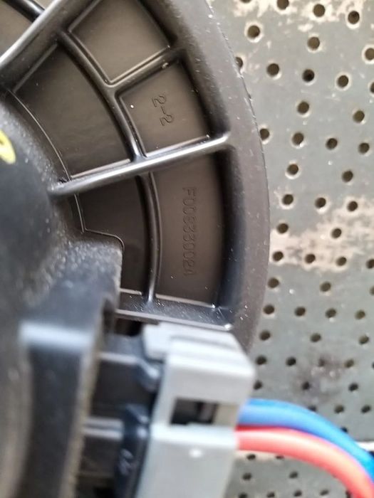 Aeroterma ventilator habitaclu hyundai i20 f008330024