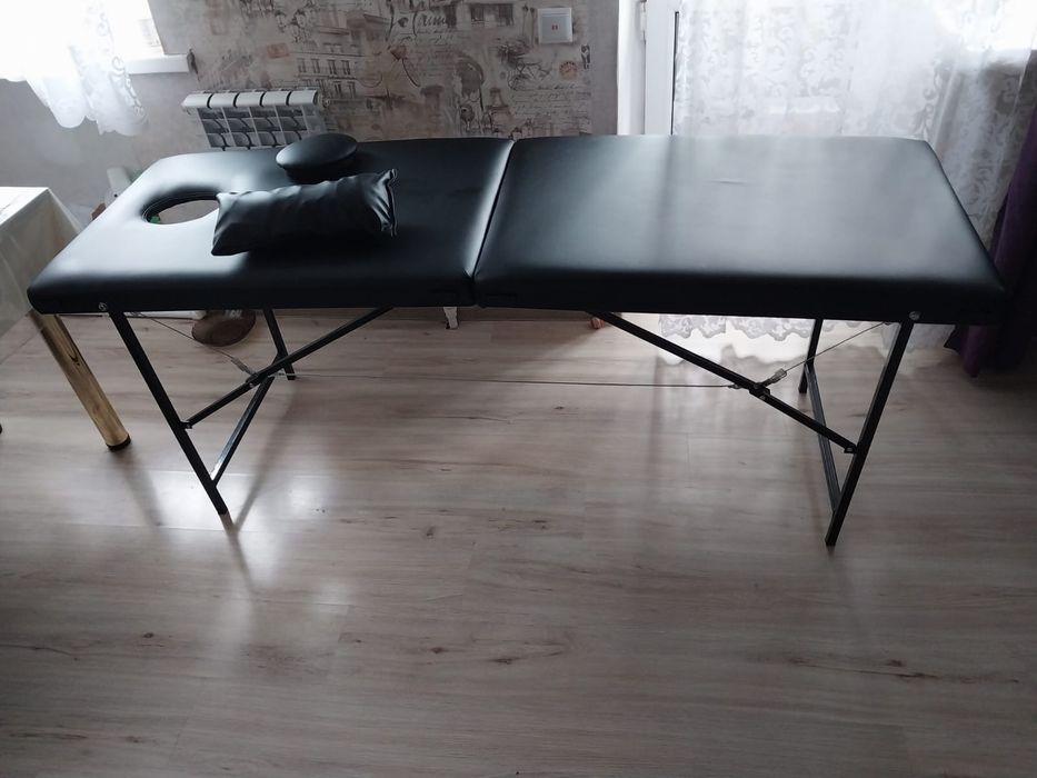 Кушетка для массажа новая.