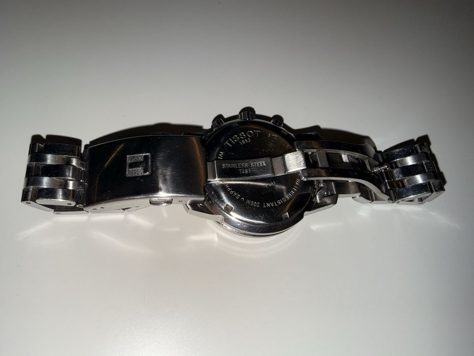 Tissot PRC200 T461, cadran negru, limbi galbene