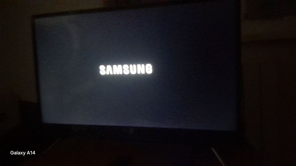 Samsung 32 dyum smart Tv Sotiladi