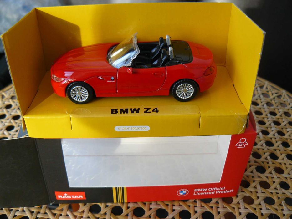 Macheta Auto De Colectie BMW Z4 Scara 1:43,Noua In Cutie,Produs RASTAR