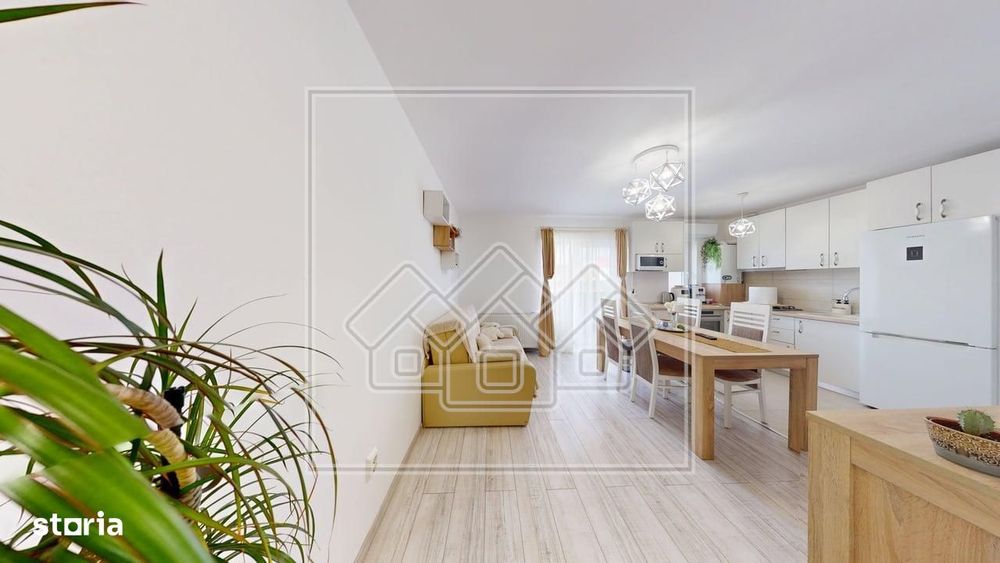 Ap mobilat modern, 3 camere, balcon mare, Etaj 2, parcare