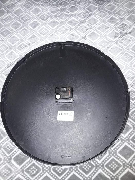 Стенен часовник с естествен мъх