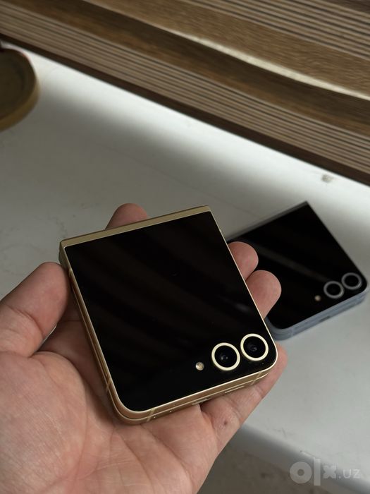 Samsung z flip 6 8/256Gb