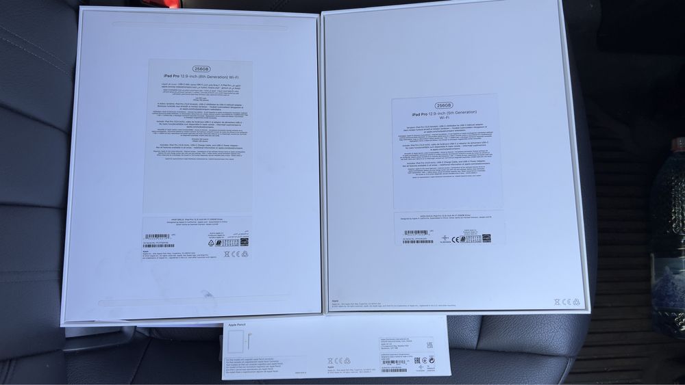 Vand cutie iPad pro si Apple pencil