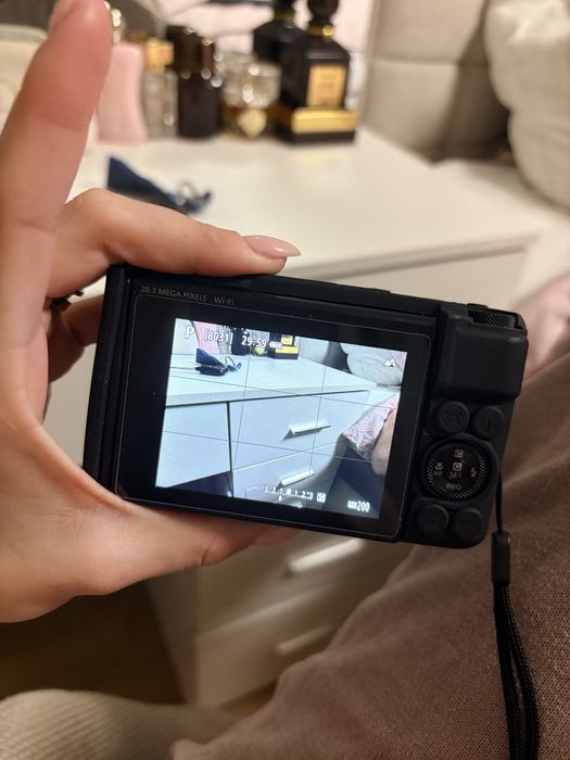 Фотоапарат Canon 740HS