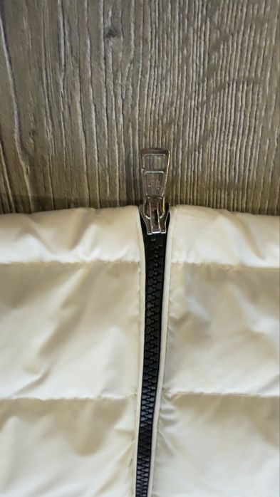 Moncler Елек (Cardigan)