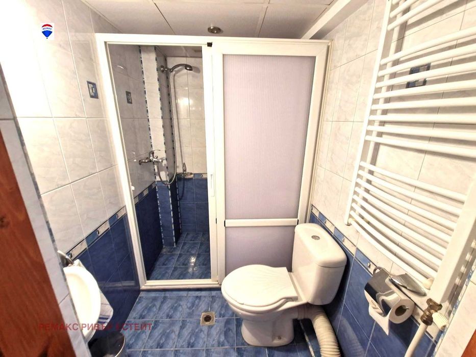 Втори етаж от къща за продажба кв. Родина 2