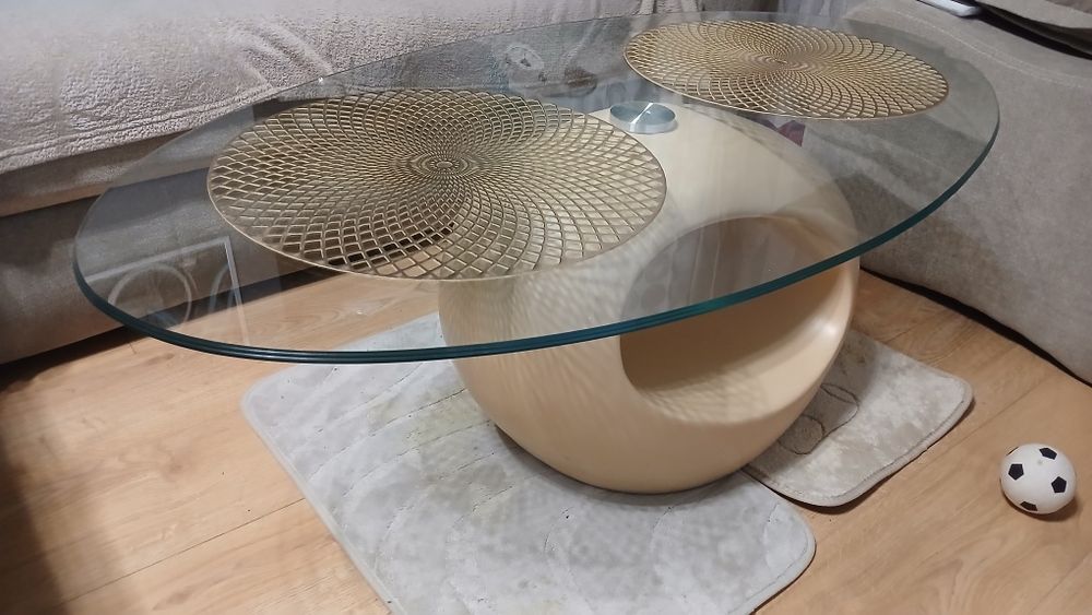 Стъклена маса холна маса