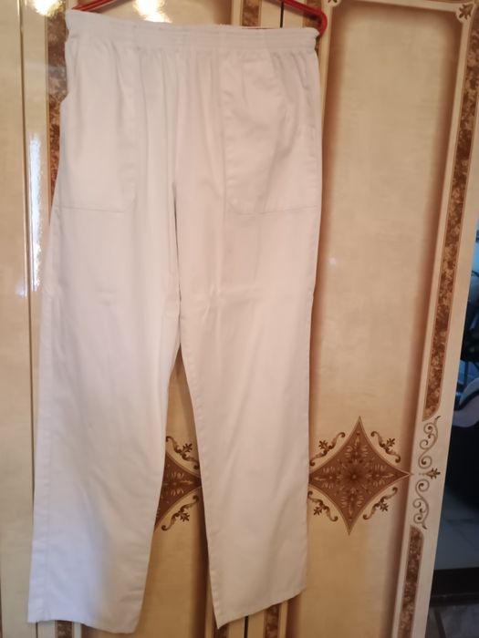 Costum medical asistent